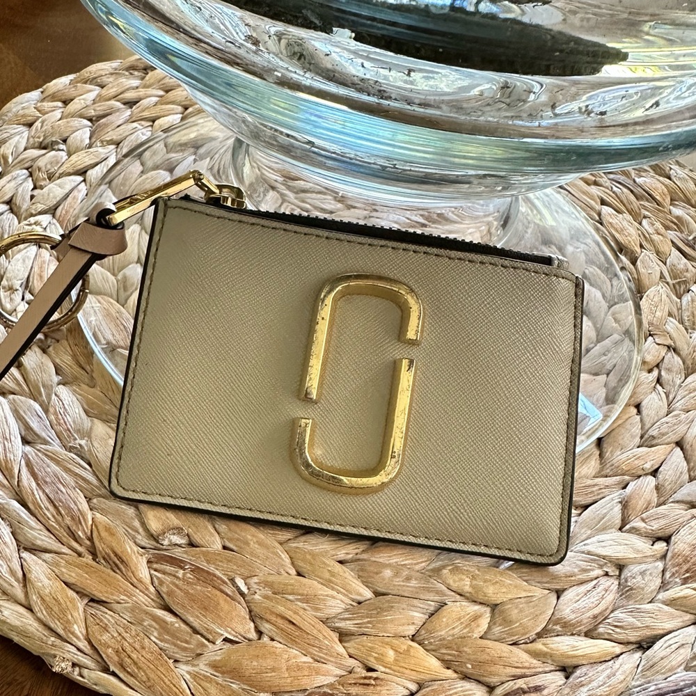 Marc Jacob snapshot top zip wallet/keychain